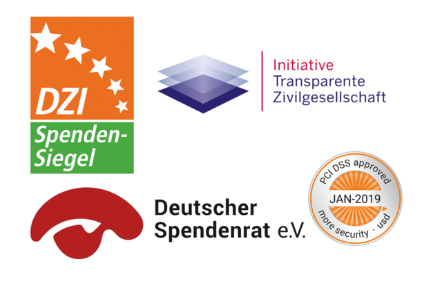 Das Bild zeigz vier verschiedene Siegel bzw. Logos: DZI Spendensiegel, Initiative Transparente Zivilgesellschaft, Deutscher Spendenrat e.V. und PCI DSS Approved. 