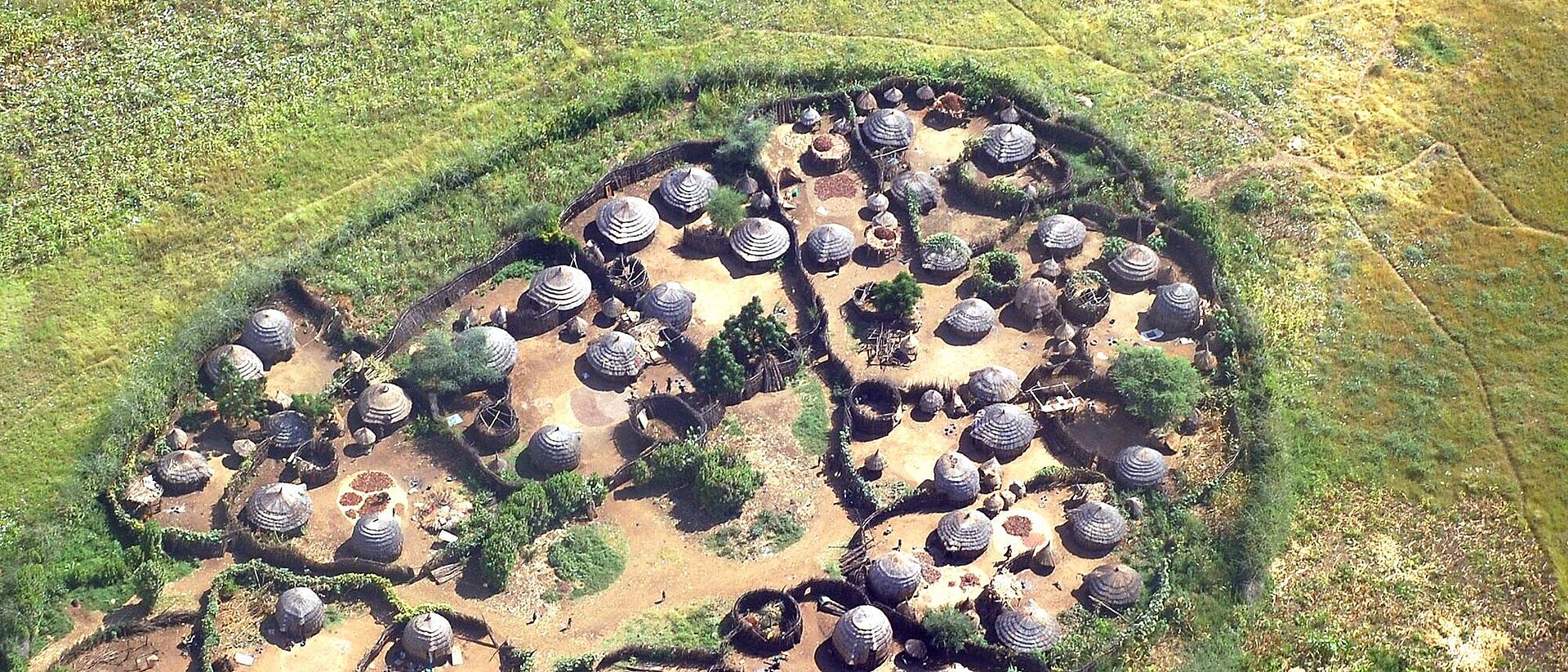 Uganda: Ländliche Siedlung Luftbild einer Siedlung in Uganda