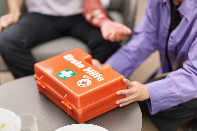 Erste Hilfe Kurse beim DRK – Erste Hilfe Koffer