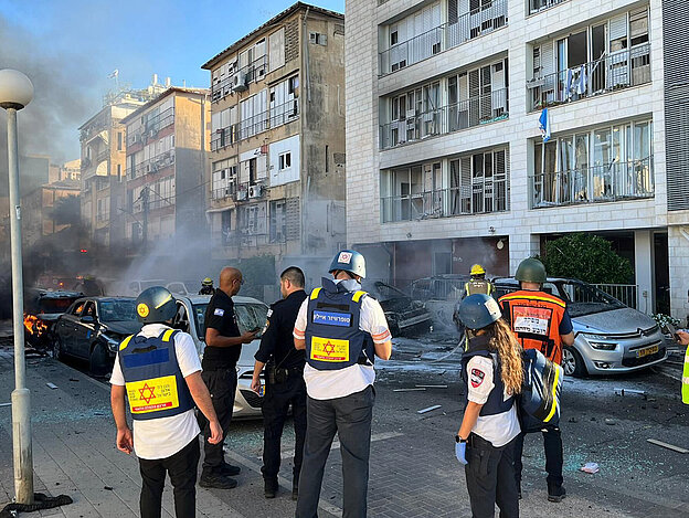 Das Team von Magen David Adom (MDA) im Einsatz 