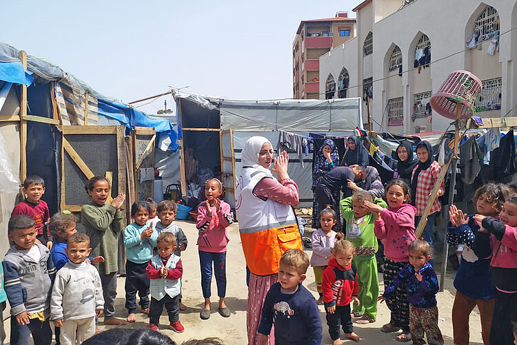 Psychologische Unterstützung für Kinder im Gazastreifen durch den Palästinensischen Roten Halbmond