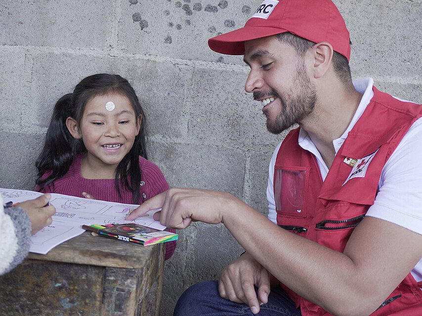 Gesundheitsaufklärung für Kinder durch das Rote Kreuz in Guatemala