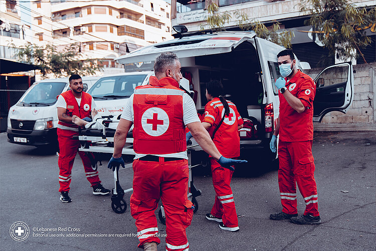 Rettungsdienst des Libanesischen Roten Kreuzes im Einsatz 